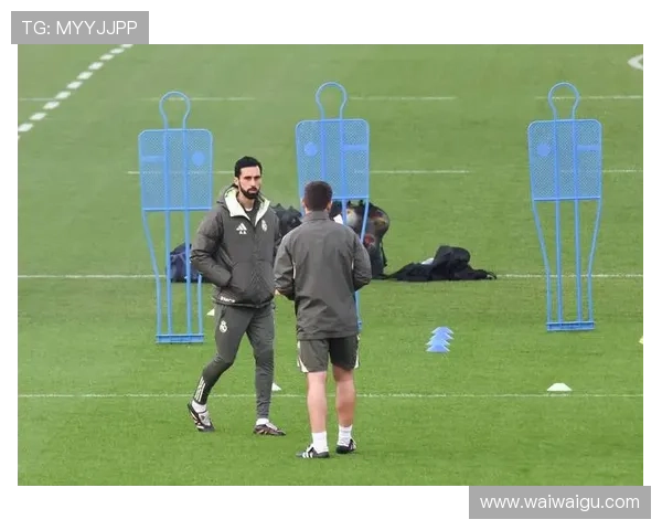 阿韦洛亚：姆巴佩缺席但能随队出征曼彻斯特